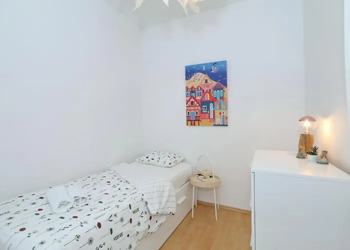Apartment Candela, No 1 *