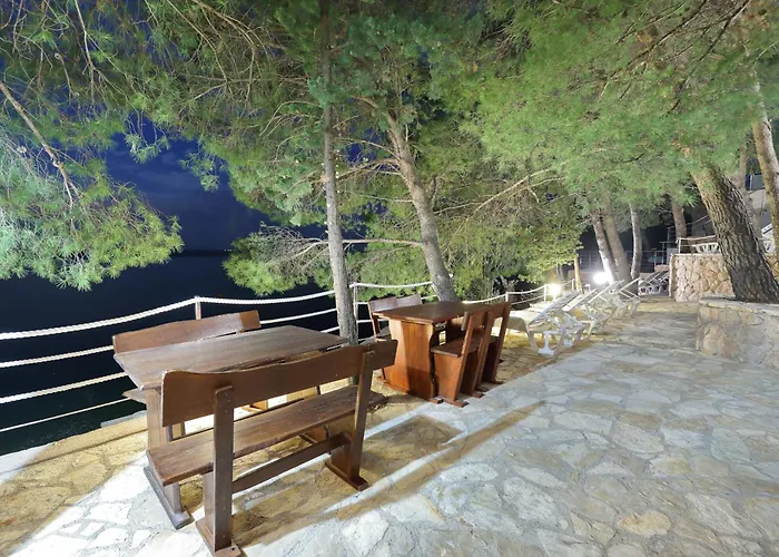Candela, No 1 Apartment *
